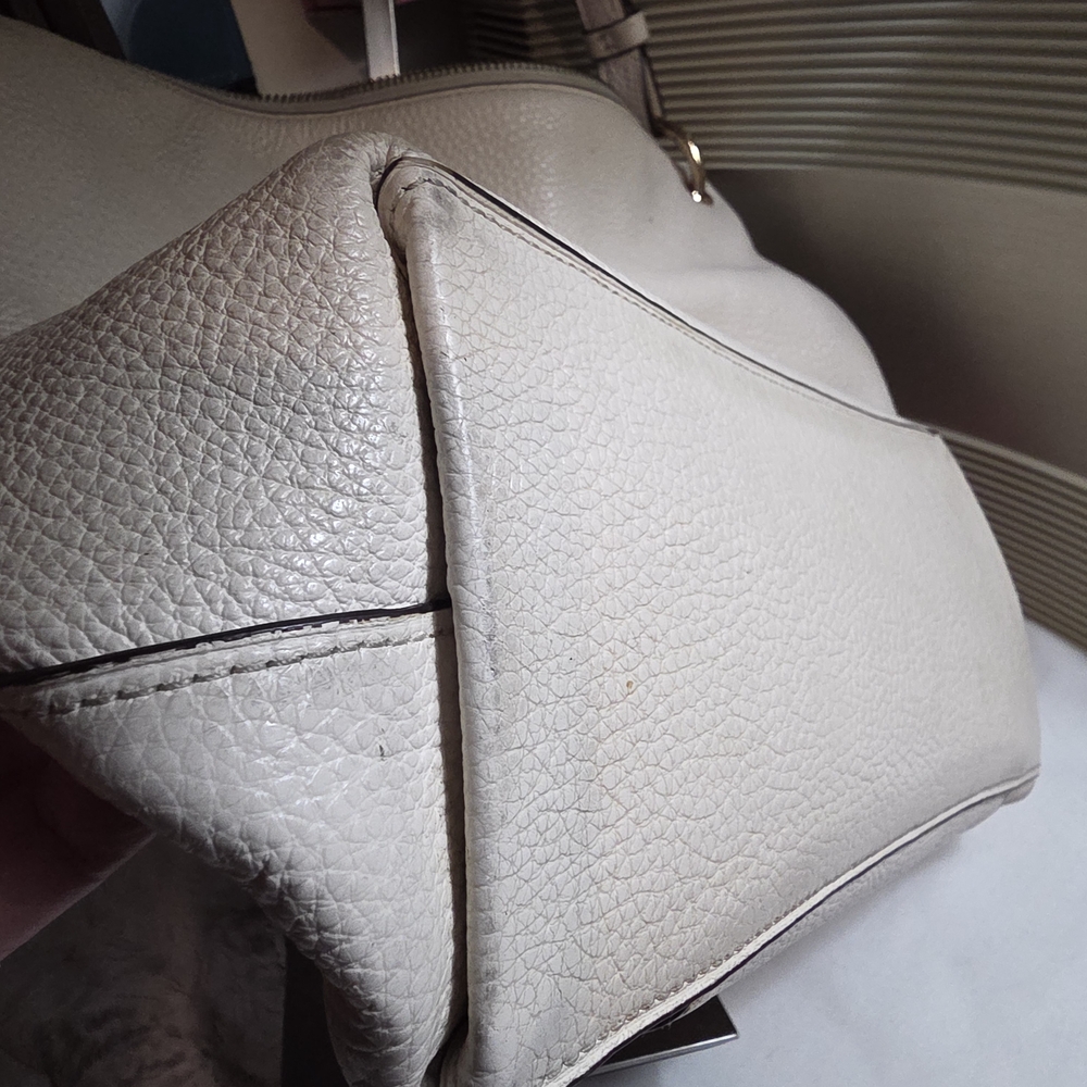 Coach Chalk Grey Shoulder Bag* Needs A Good Cleaning - Picture 6 of 13